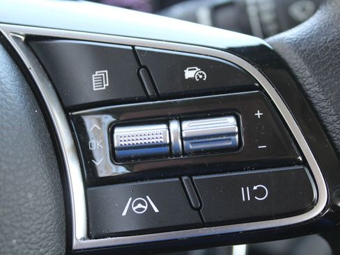 Certified 2024 Kia Forte LXS w/ LXS Technology Package image 27