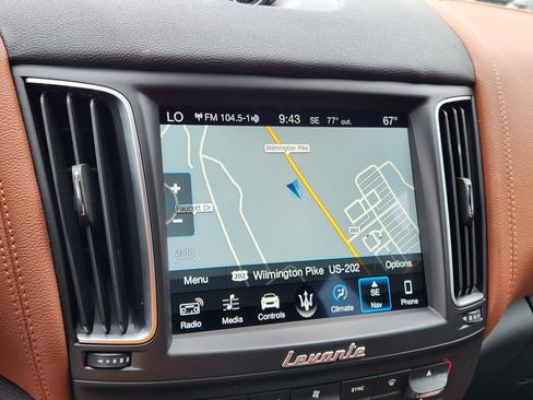 Used 2018 Maserati Levante GranSport AWD/4WD image 21