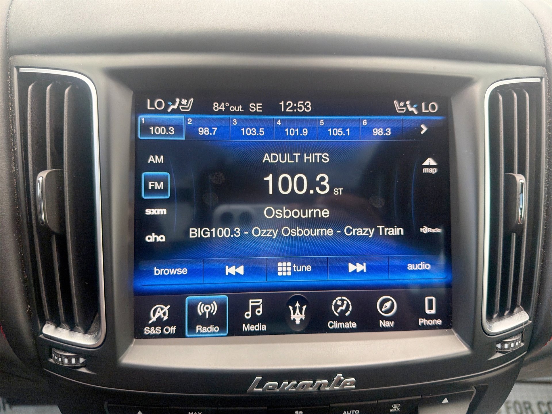 Used 2019 Maserati Levante AWD/4WD image 12