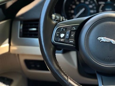 Used 2019 Jaguar XF Premium RWD image 35
