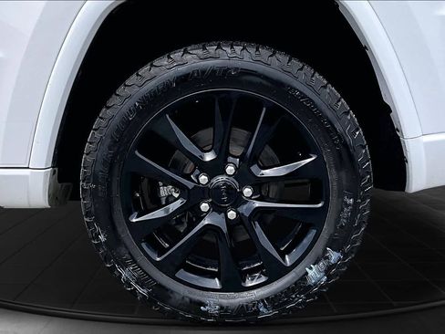 Used 2020 Jeep Grand Cherokee Altitude AWD/4WD image 35