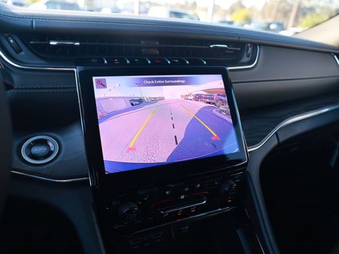 New 2025 Jeep Grand Cherokee Overland image 19