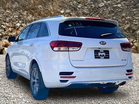 Used 2016 Kia Sorento SX image 11