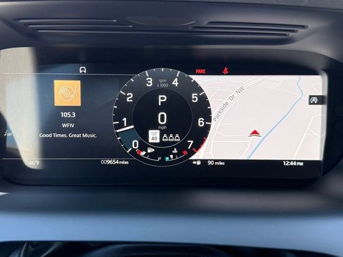 Certified 2025 Land Rover Discovery Sport Dynamic SE image 30