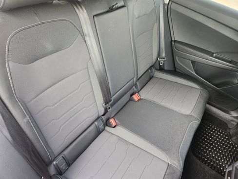 Certified 2025 Volkswagen Taos SE image 25