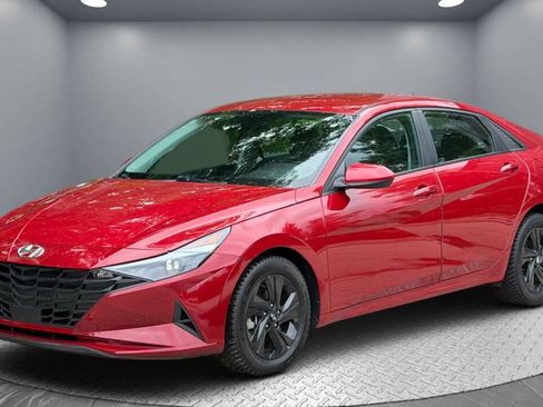 Used 2021 Hyundai Elantra SEL w/ Convenience Package FWD image 3