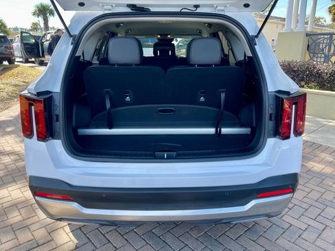 Used 2025 Kia Sorento S image 5