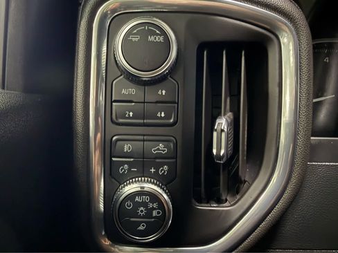 Used 2022 GMC Sierra 3500 AT4 w/ AT4 Preferred Package image 25