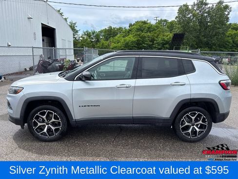 Used 2025 Jeep Compass Limited AWD/4WD image 2