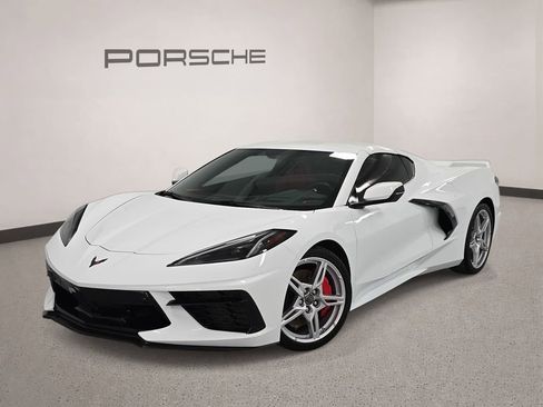 Used 2022 Chevrolet Corvette Stingray Preferred Cpe w/ Z51 Performance Package RWD image 1