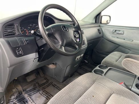 Used 2004 Honda Odyssey LX image 2