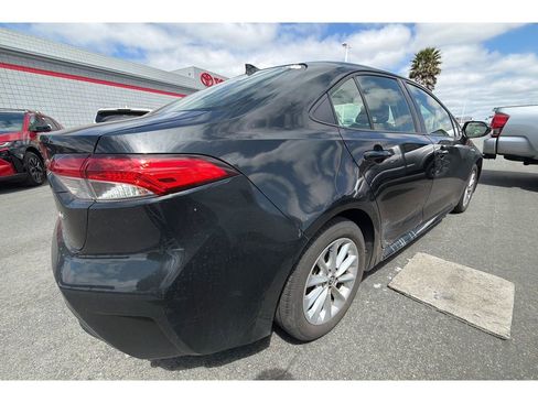 Used 2021 Toyota Corolla LE w/ LE Convenience Package image 5