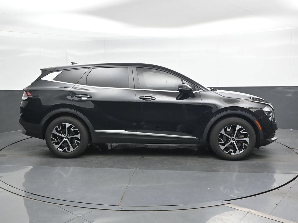 Used 2023 Kia Sportage EX FWD image 3