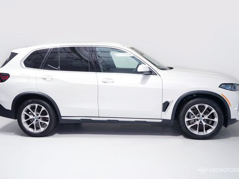 Used 2024 BMW X5 xDrive40i w/ Premium Package AWD/4WD image 3