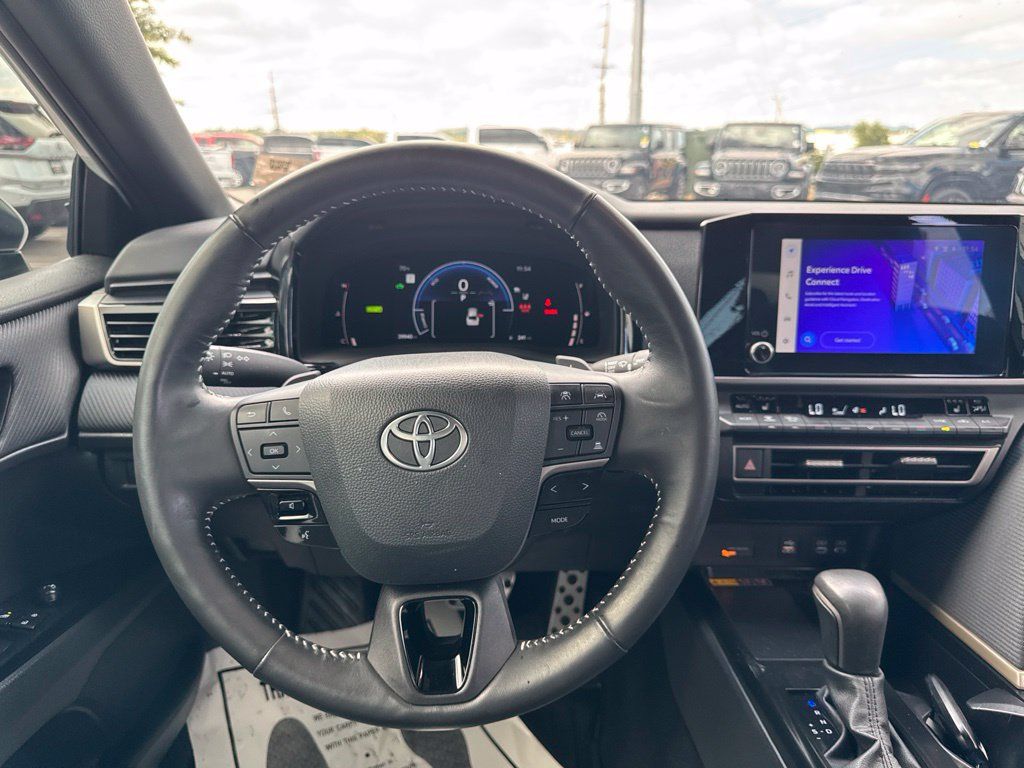 Used 2025 Toyota Camry SE w/ Convenience Package FWD image 23