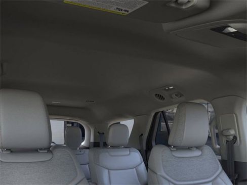 New 2025 Ford Explorer Active w/ Active Comfort Package image 22