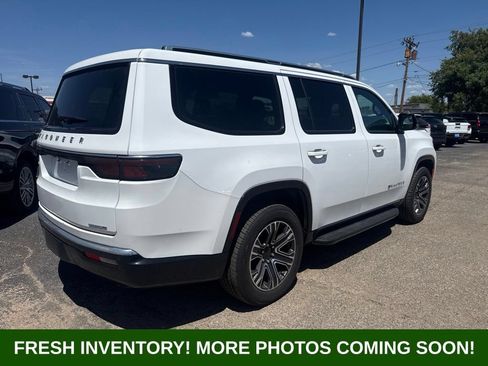 Used 2024 Jeep Wagoneer Series II w/ Flexible Seating Group RWD image 2