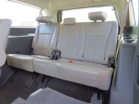 Used 2021 Ford Expedition Max XLT image 16