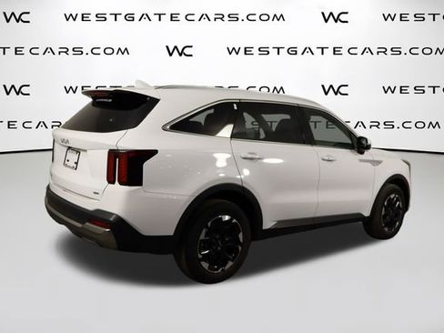 Used 2024 Kia Sorento S image 38