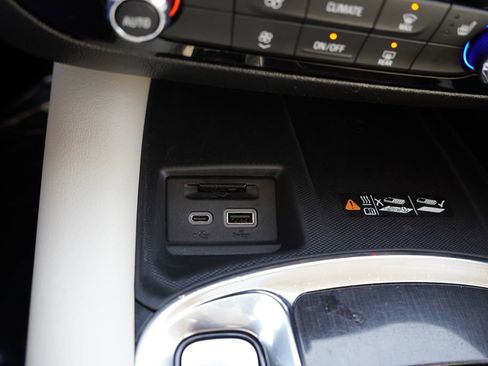 Certified 2023 Buick Enclave Essence w/ Experience Buick Package image 31