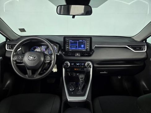 Used 2022 Toyota RAV4 LE AWD/4WD image 22