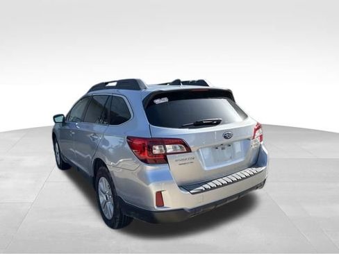 Used 2017 Subaru Outback 2.5i Premium AWD/4WD image 6
