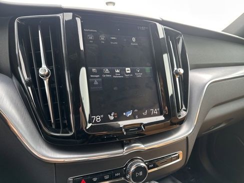 Used 2020 Volvo XC60 T5 Momentum w/ Protection Package Premier image 24