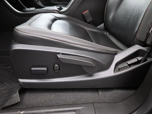 Used 2022 GMC Canyon AT4 w/ Driver Alert Package image 9