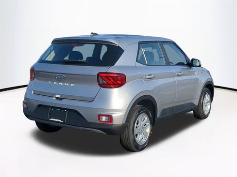New 2026 Hyundai Venue SE image 5