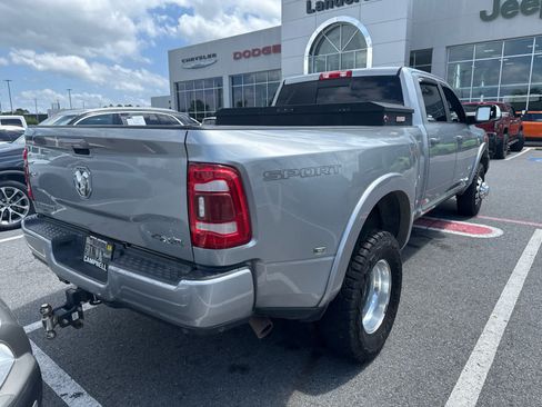 Used 2022 RAM 3500 Laramie AWD/4WD image 3