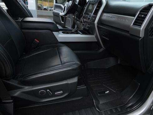 Used 2019 Ford F250 Lariat w/ Chrome Package AWD/4WD image 15