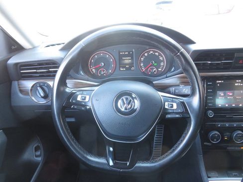 Used 2020 Volkswagen Passat 2.0T SEL image 14