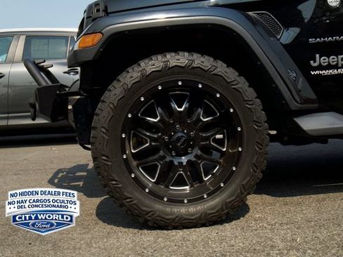 Used 2019 Jeep Wrangler Unlimited Sahara AWD/4WD image 6