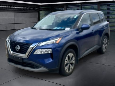 Used 2023 Nissan Rogue SV image 1
