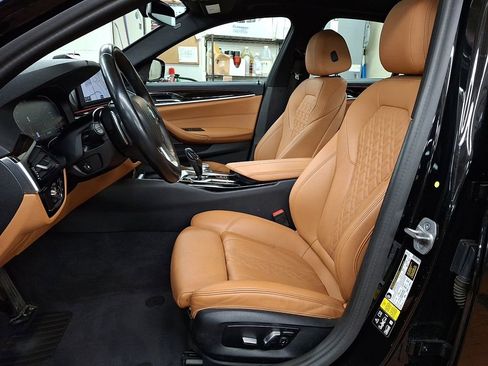 Certified 2023 BMW 530i xDrive w/ Premium Package image 9