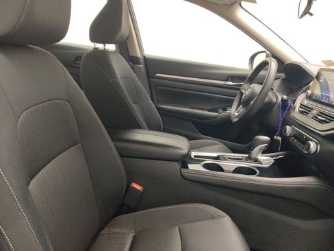 Used 2023 Nissan Altima 2.5 SV FWD image 21