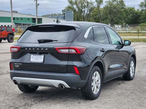 Used 2023 Ford Escape Active w/ Cold Weather Package FWD image 5