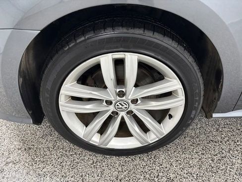 Used 2016 Volkswagen Passat 1.8T SEL Premium image 16