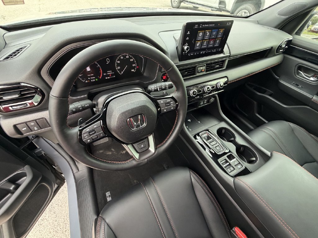 Certified 2025 Honda Pilot TrailSport image 17