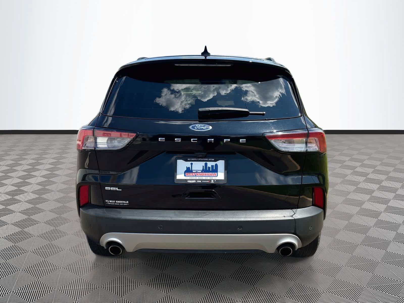 Used 2022 Ford Escape SEL w/ Technology Package FWD image 6