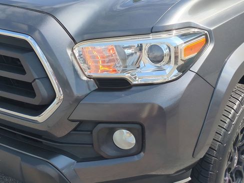 Certified 2020 Toyota Tacoma SR5 image 10