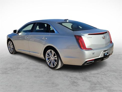 Used 2019 Cadillac XTS Luxury image 7