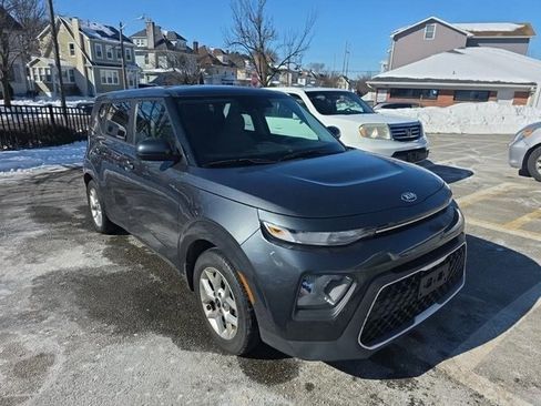 Used 2020 Kia Soul S image 3