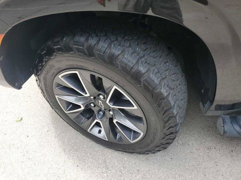 Used 2021 Chevrolet Tahoe Z71 w/ Z71 Off-Road Package image 14