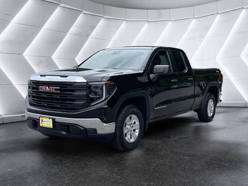 Used 2023 GMC Sierra 1500 Pro w/ Pro Value Package AWD/4WD image 2