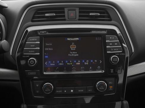 Used 2017 Nissan Maxima FWD image 10