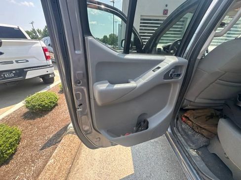 Used 2021 Nissan Frontier SV w/ SV Utility Package AWD/4WD image 28