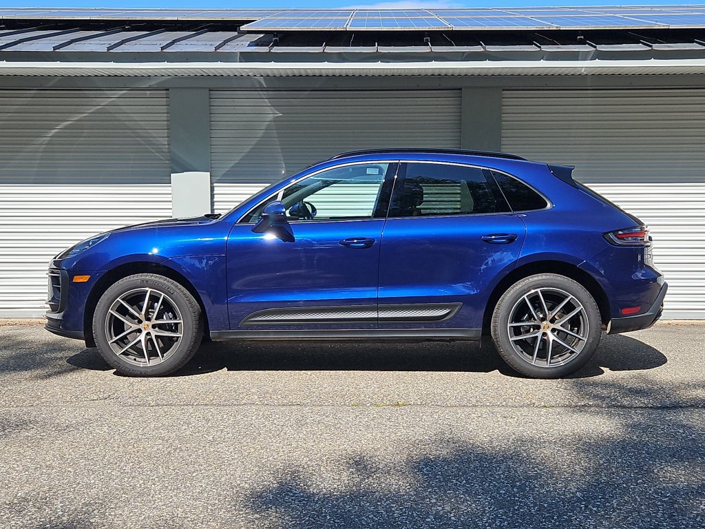 Certified 2026 Porsche Macan AWD/4WD image 2