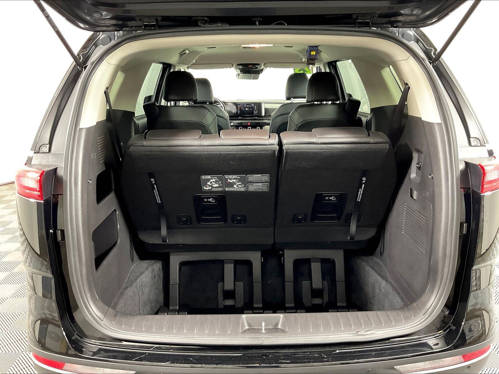 Used 2023 Kia Carnival LX FWD image 37