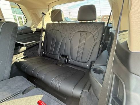 Used 2026 BMW X7 xDrive40i w/ Premium Package AWD/4WD image 14